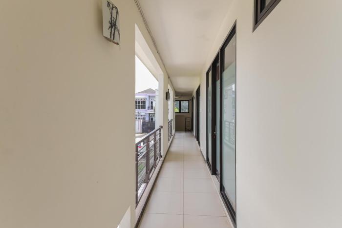 reddoorz syariah near green park jatiwarna