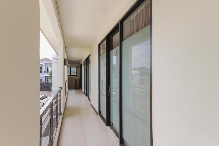 reddoorz syariah near green park jatiwarna