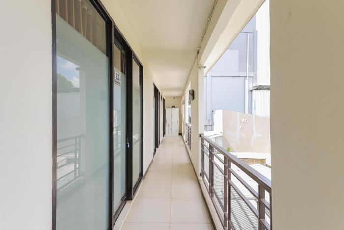 reddoorz syariah near green park jatiwarna