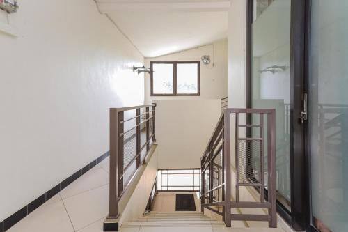 reddoorz syariah near green park jatiwarna