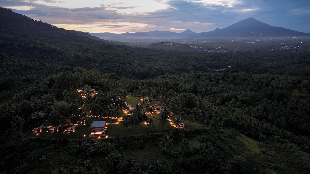 bobocabin bunaken hills