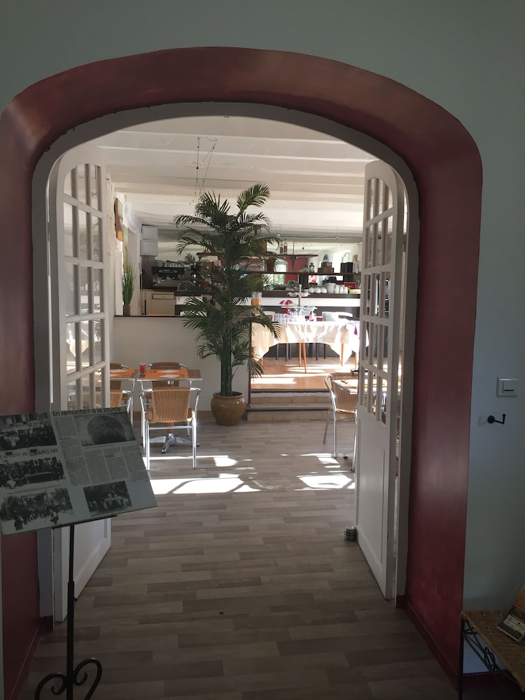 hostellerie de la source