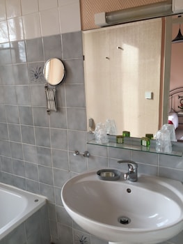 hostellerie de la source