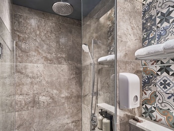 mercure icon singapore city centre