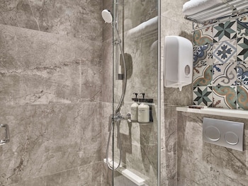 mercure icon singapore city centre