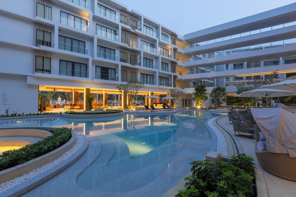 laya resort phuket island