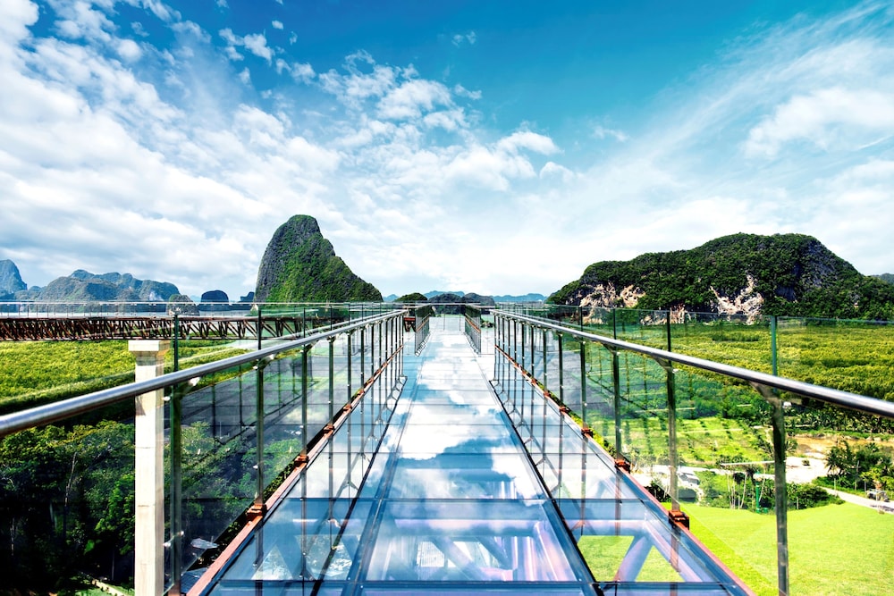 beyond skywalk nangshi