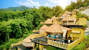 beyond skywalk nangshi