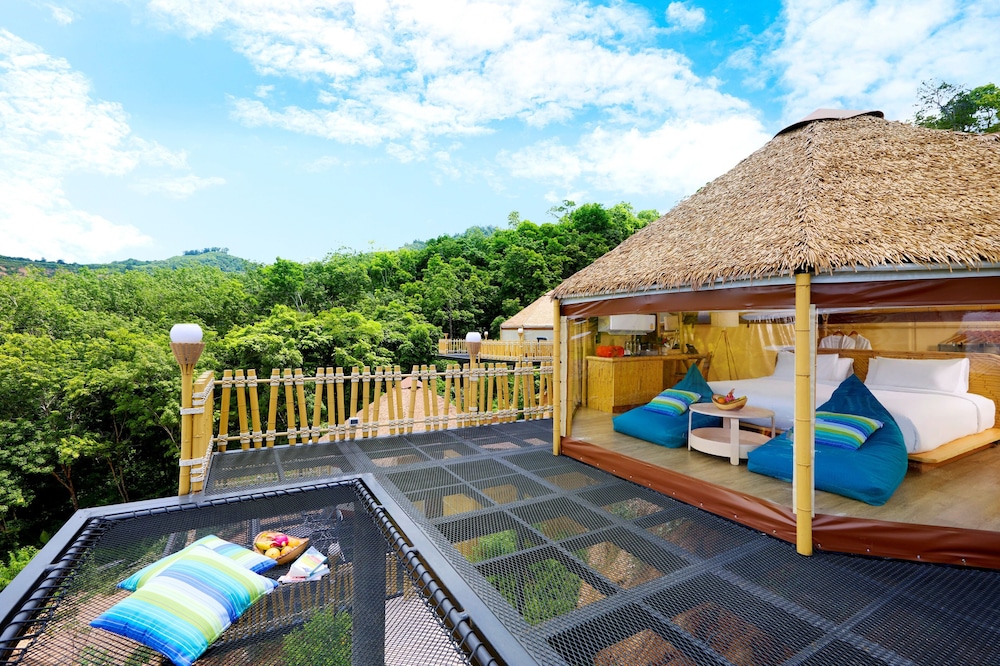 beyond skywalk nangshi