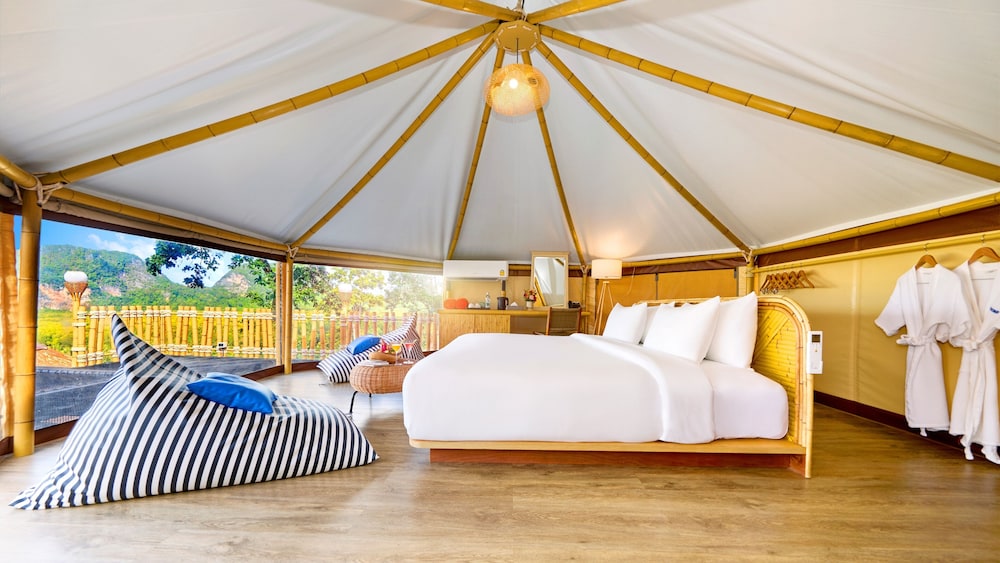 beyond skywalk nangshi