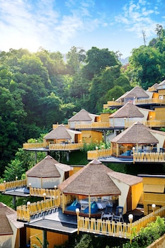 beyond skywalk nangshi