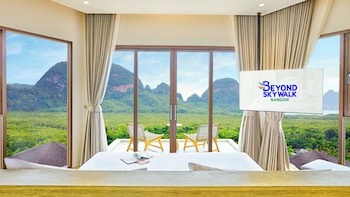 beyond skywalk nangshi