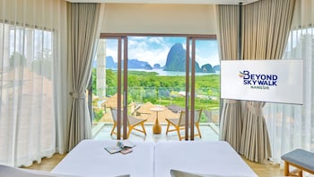 beyond skywalk nangshi