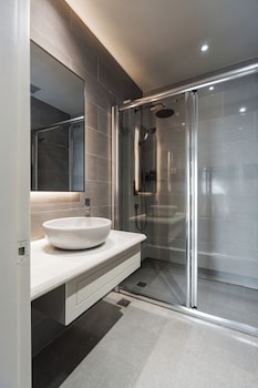 kin hotel dong du
