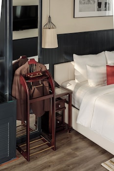 kin hotel dong du