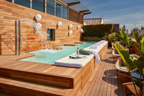 sir victor hotel part of sircle collection