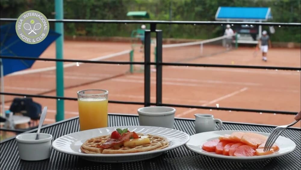 hotel and villa internacional de tenis