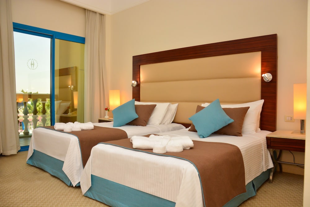 helnan dreamland hotel and conference center