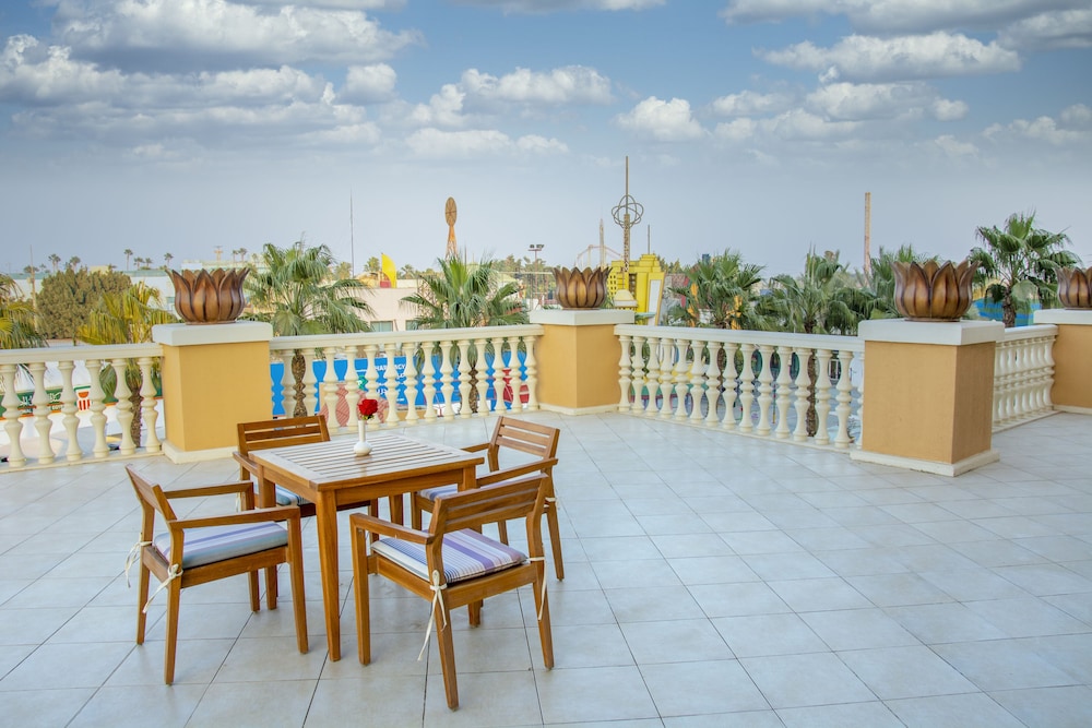 helnan dreamland hotel and conference center