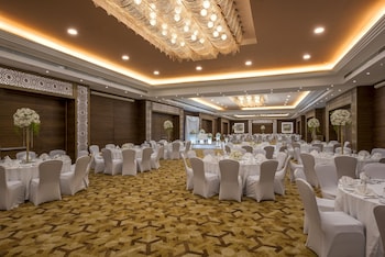 helnan dreamland hotel and conference center