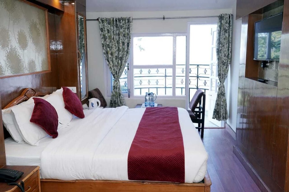 Hotel Woodpark,Dhalli,3 star