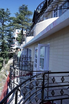 Hotel Woodpark,Dhalli,3 star