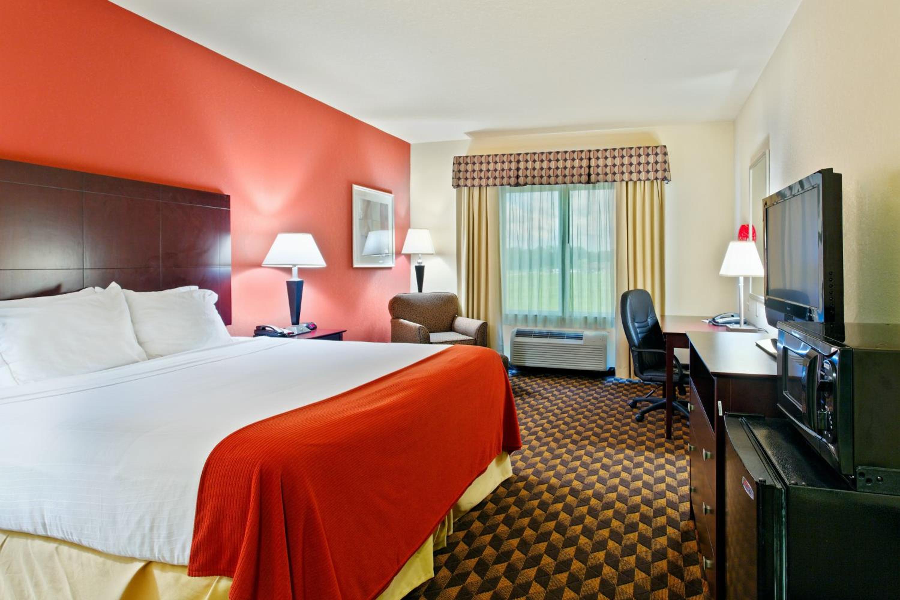 holiday inn express hotel and suites malvern by ihg
