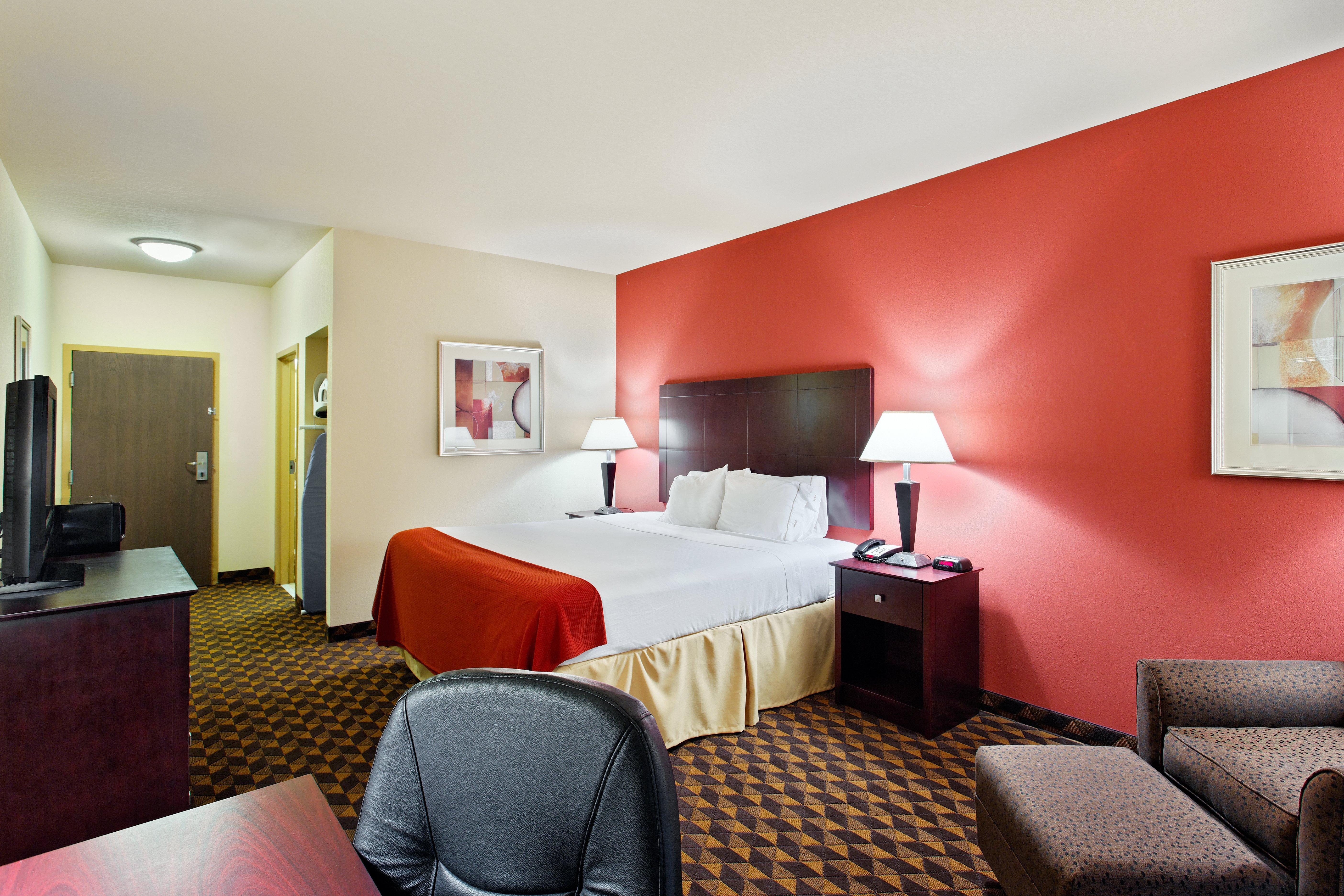 holiday inn express hotel and suites malvern by ihg