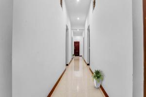 Flagship Hotel Crown Tower,,4 star