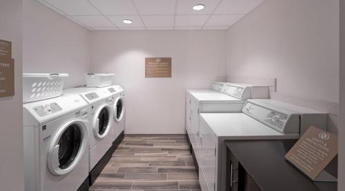 candlewood suites baltimore inner harbor by ihg