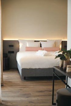 hotel t