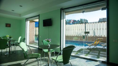 the villa 604 powered by look