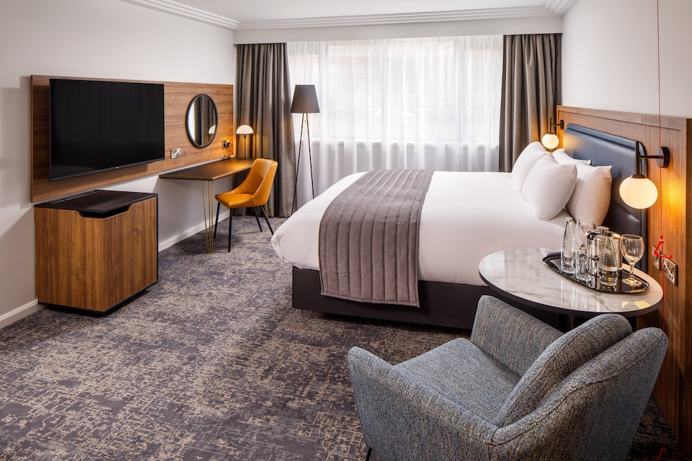 crowne plaza manchester airport by ihg