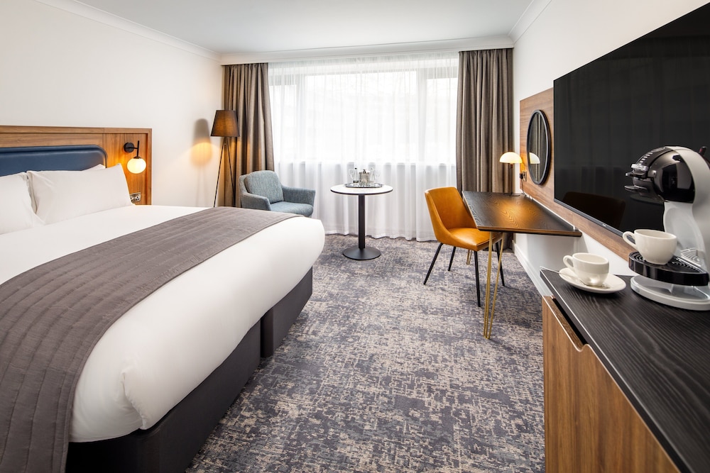 crowne plaza manchester airport by ihg