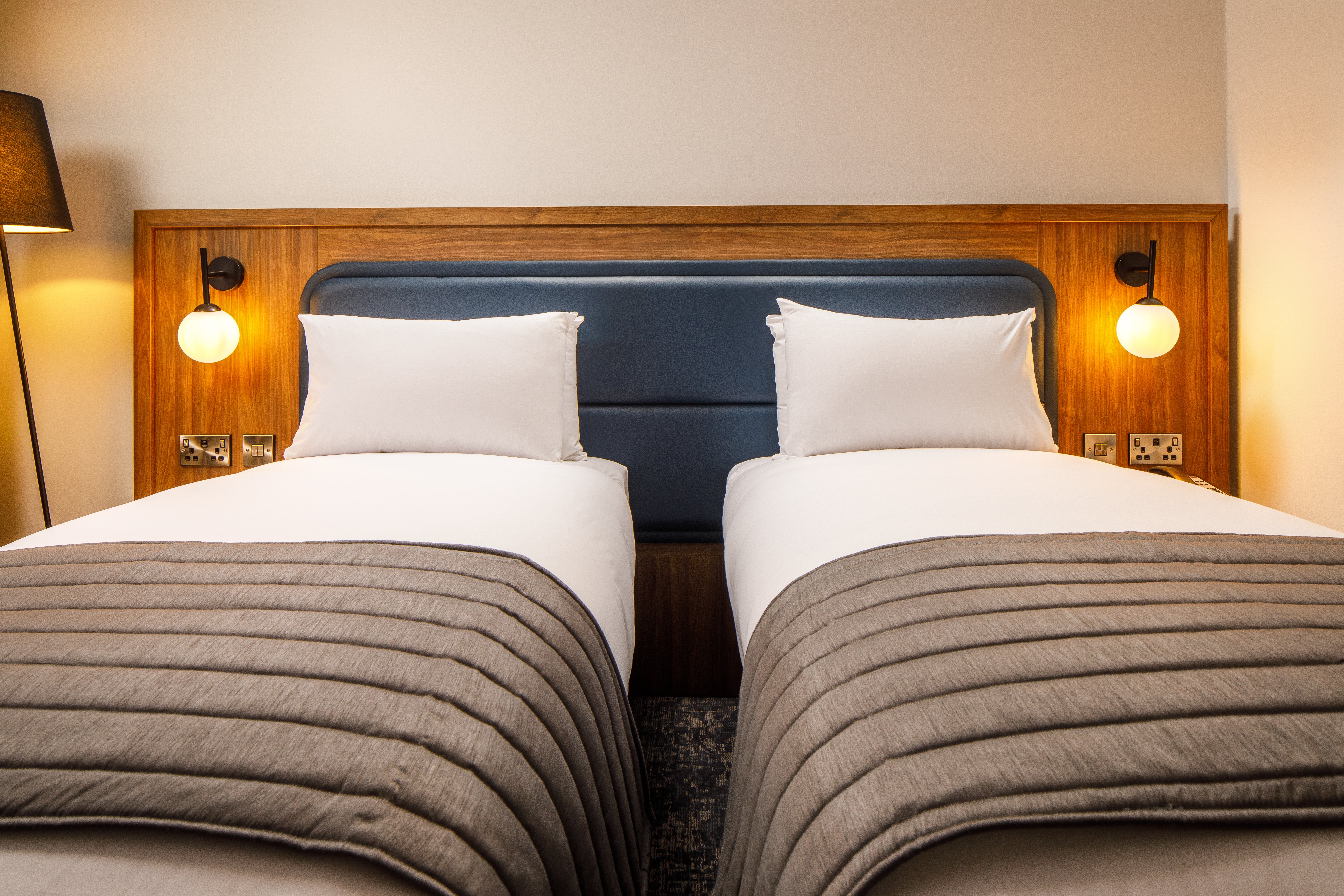 crowne plaza manchester airport by ihg