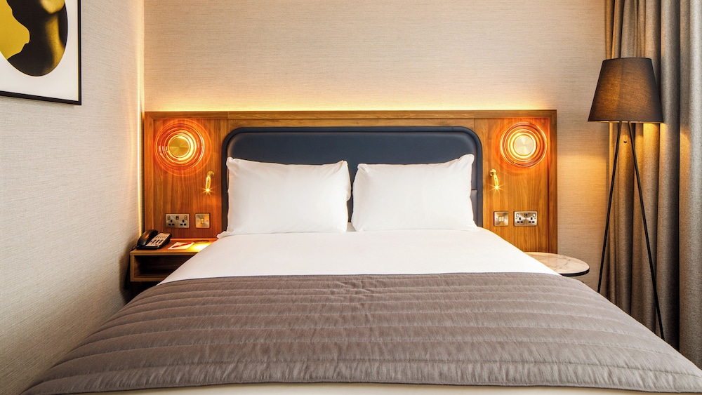 crowne plaza manchester airport by ihg