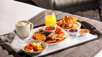 Crowne Plaza Manchester Airport By Ihg,Hale>>Greater Manchester,4 star