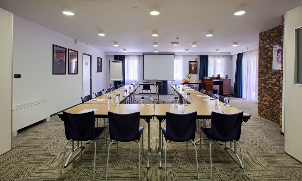 kyriad libourne saint emilion