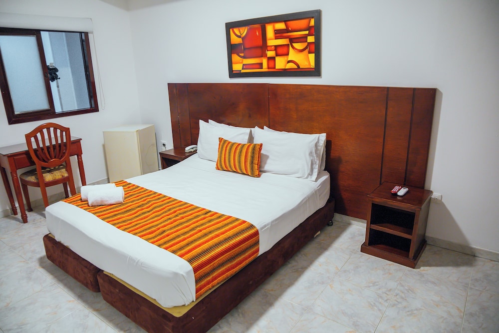 tama hotel granada real cali