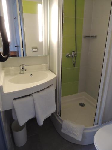 ptit dej hotel nantes est carquefou