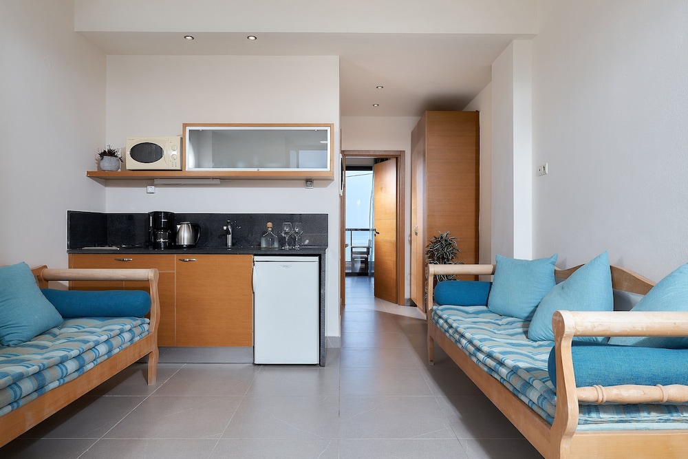 creteco hotel and suites