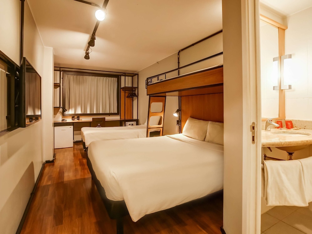 ibis copacabana posto 2 hotel