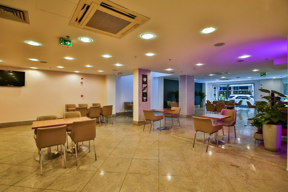 ibis copacabana posto 2 hotel