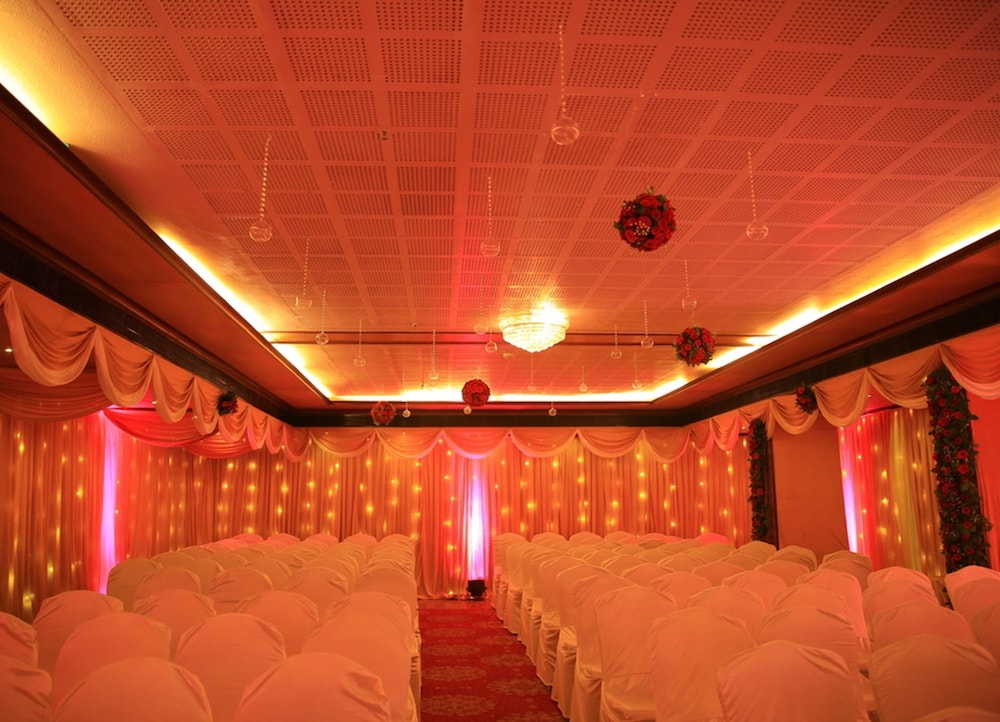 classic sarovar portico thiruvananthapuram