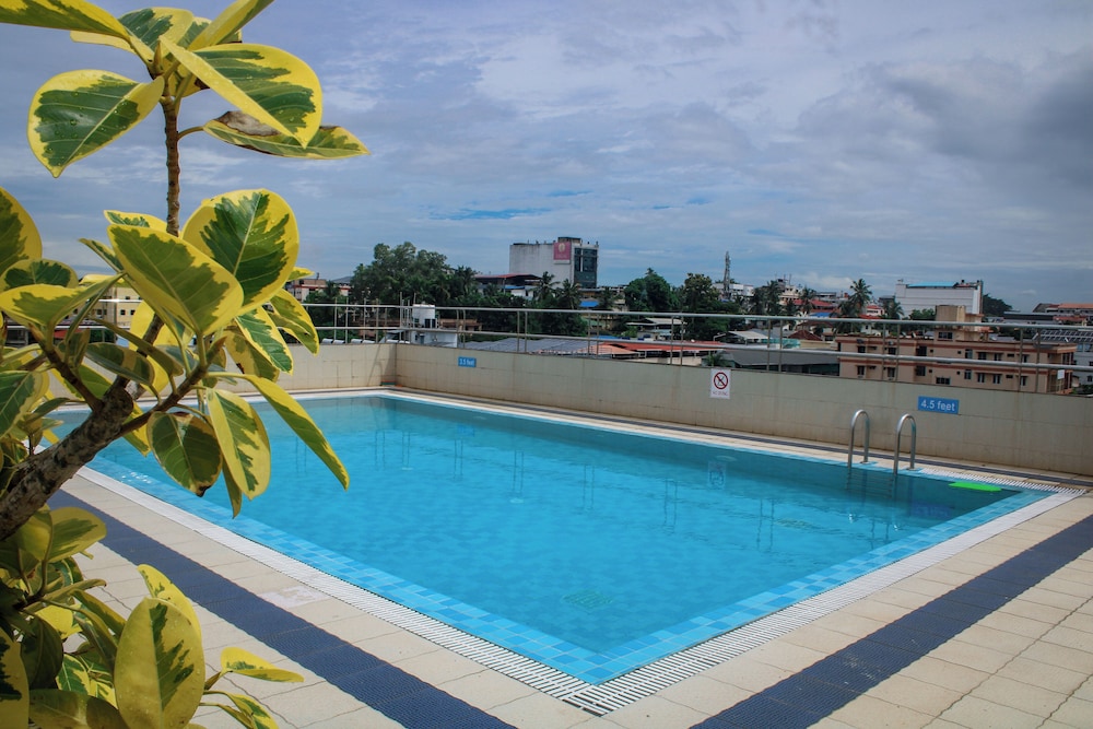 classic sarovar portico thiruvananthapuram