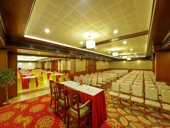 classic sarovar portico thiruvananthapuram