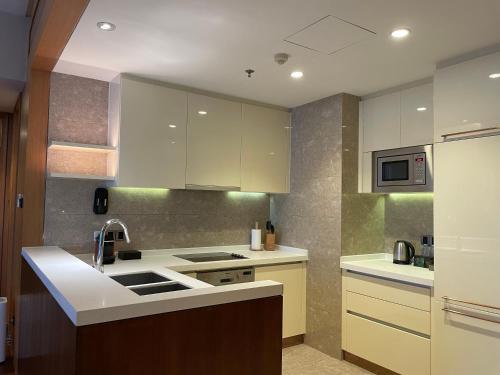 the oct harbour shenzhen marriott executive apartments