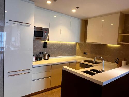 the oct harbour shenzhen marriott executive apartments