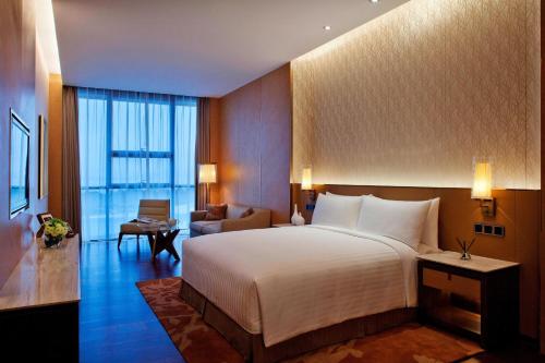 the oct harbour shenzhen marriott executive apartments