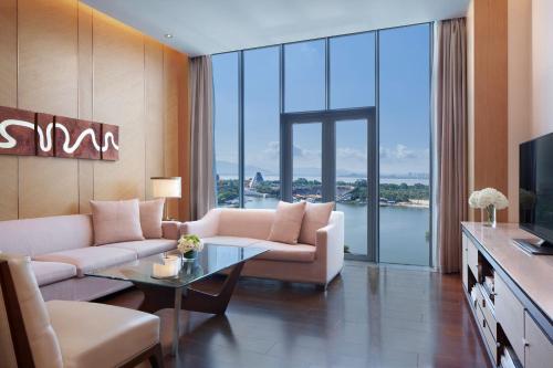 the oct harbour shenzhen marriott executive apartments
